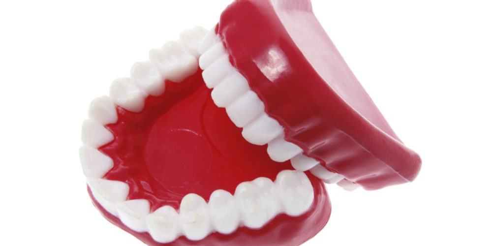 使用骨鬆藥物拔牙需評估　避免顎骨壞死